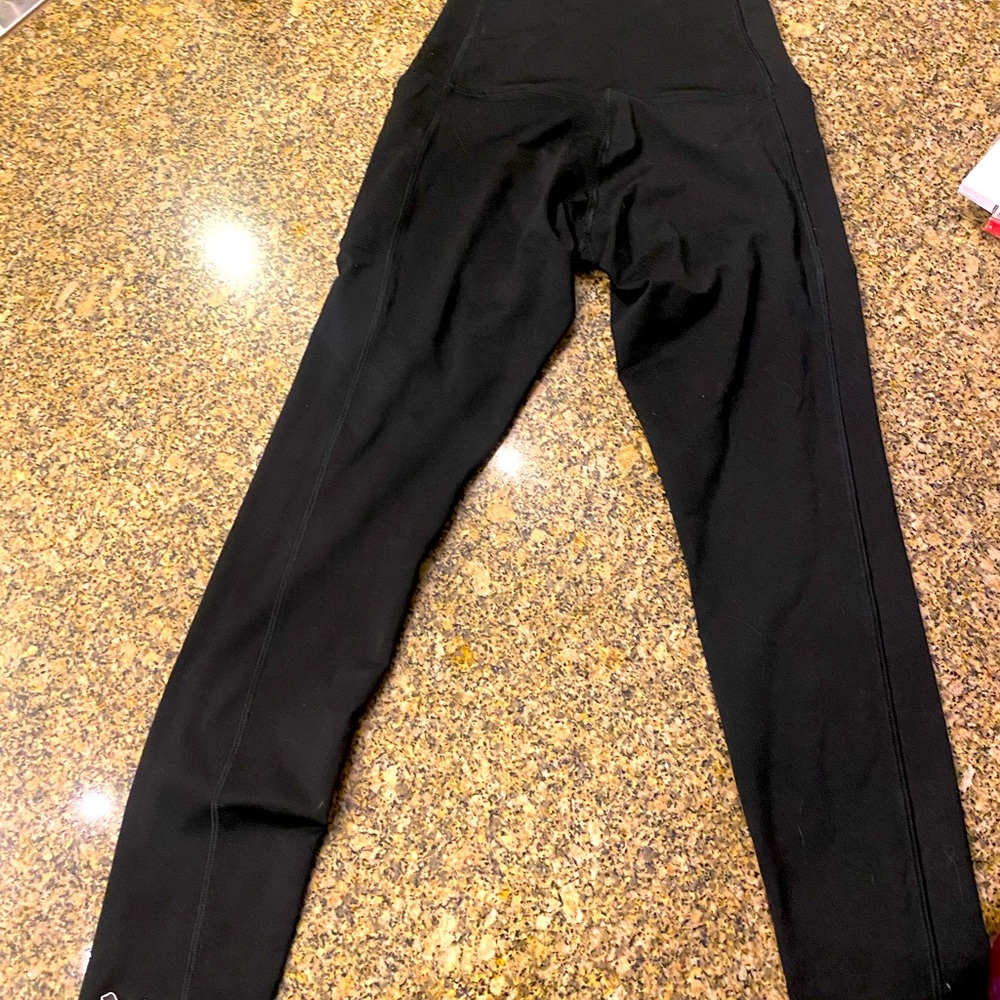 Victoria's Secret PINK workout leggings.